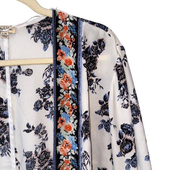 Lily White Floral Kimono Robe L/XL - Lightweight & Comfortable - Picture 2 of 7